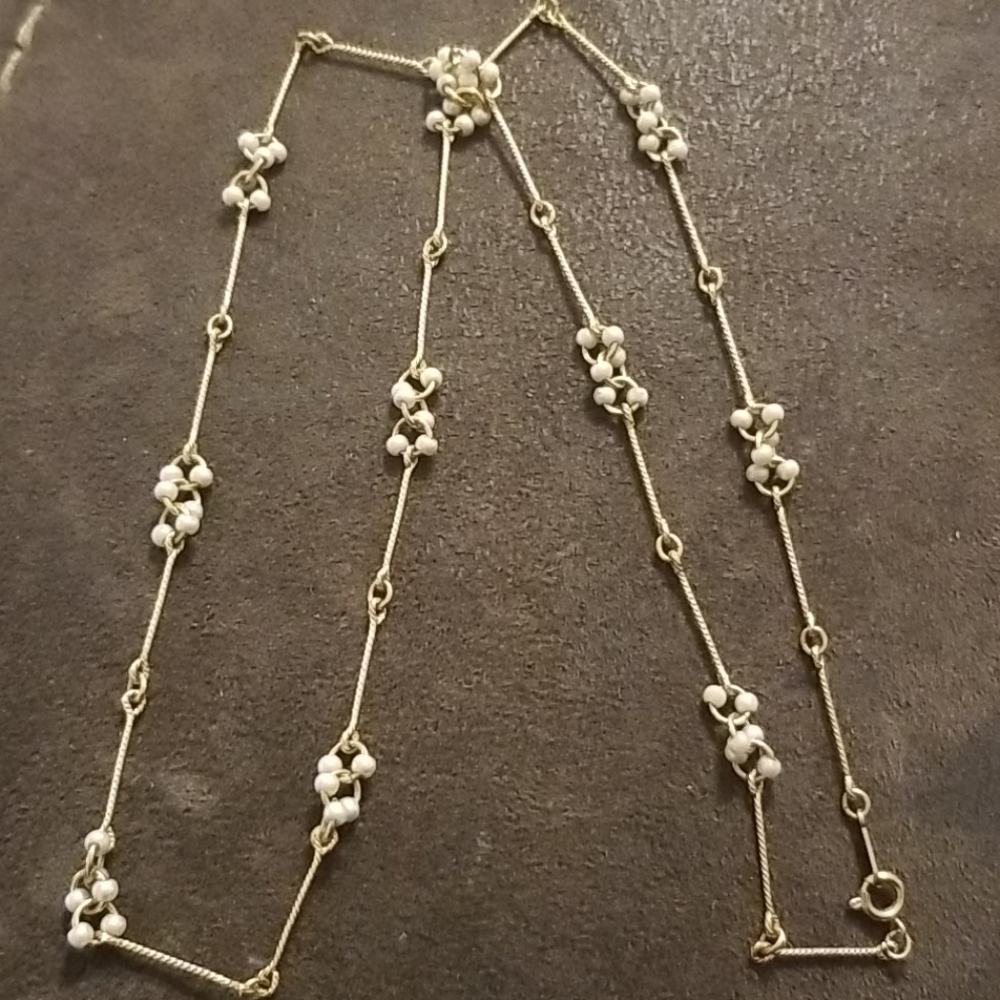 Vintage Avon faux pearl gold strand Necklace